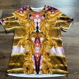 Katie Eary gold graphics men’s shirt M
